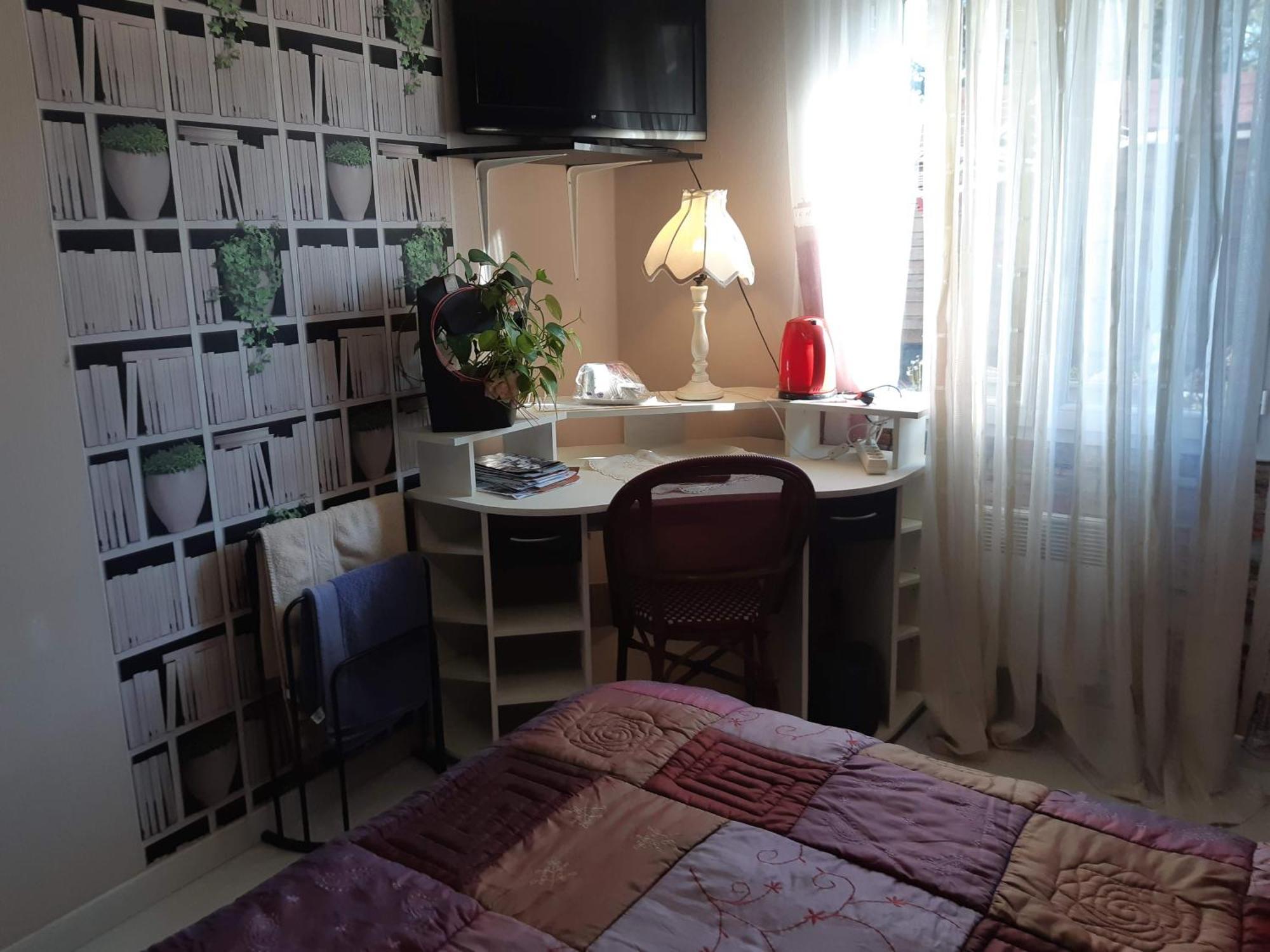 Chambre Lit Double Dans Pavillon , Chez Lilyanne Tonnay-Charente Exterior photo